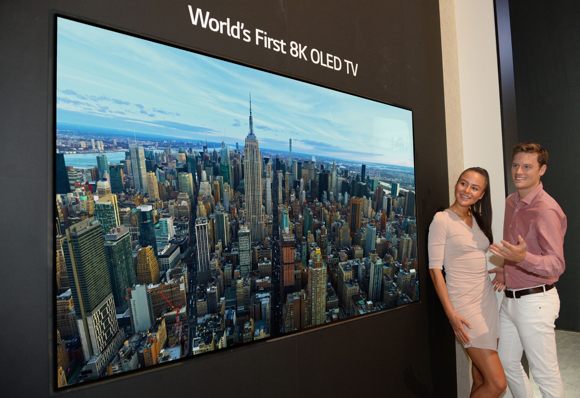 LG представляет телевизор LG 8K OLED TV