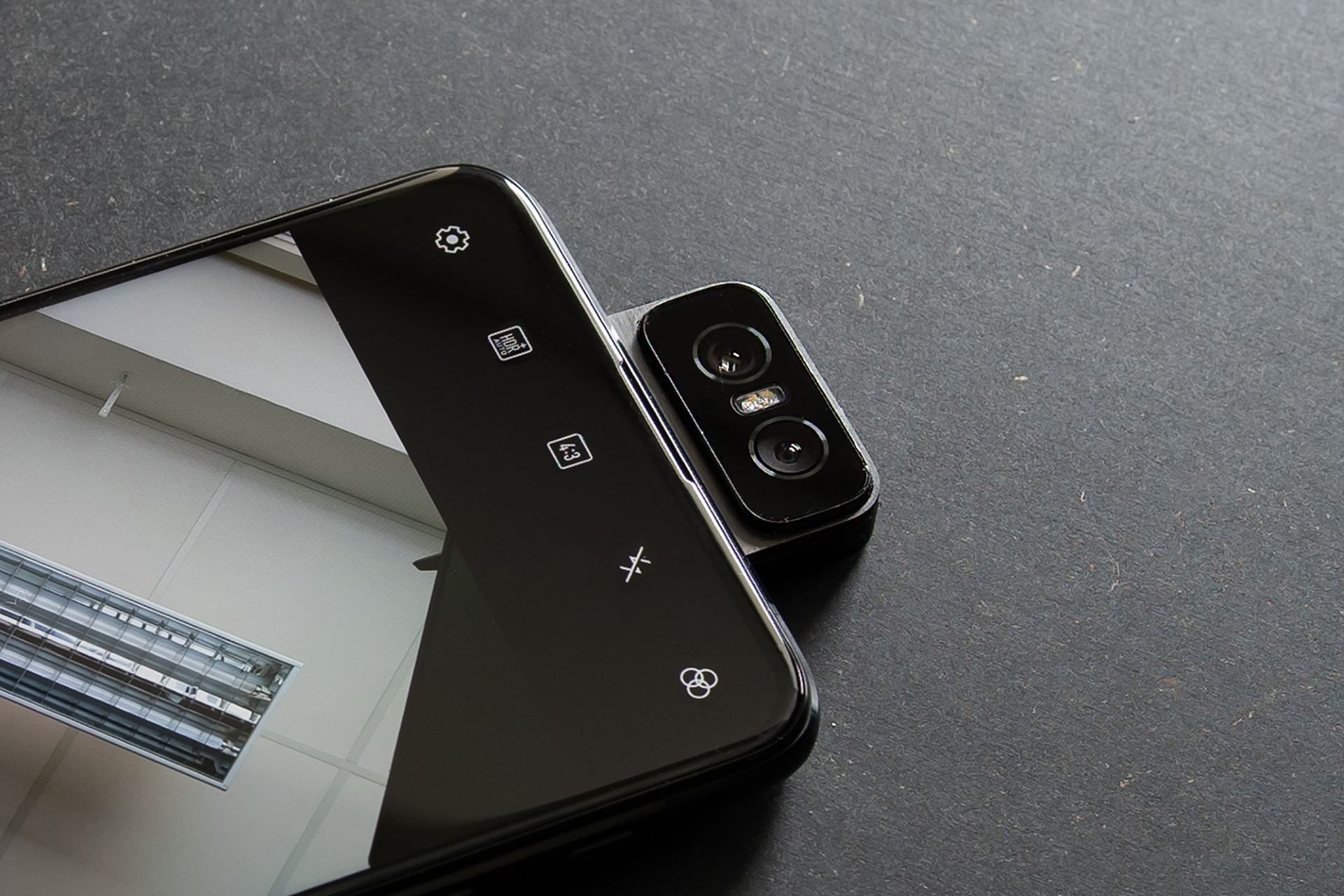 ASUS представила смартфон ZenFone 6